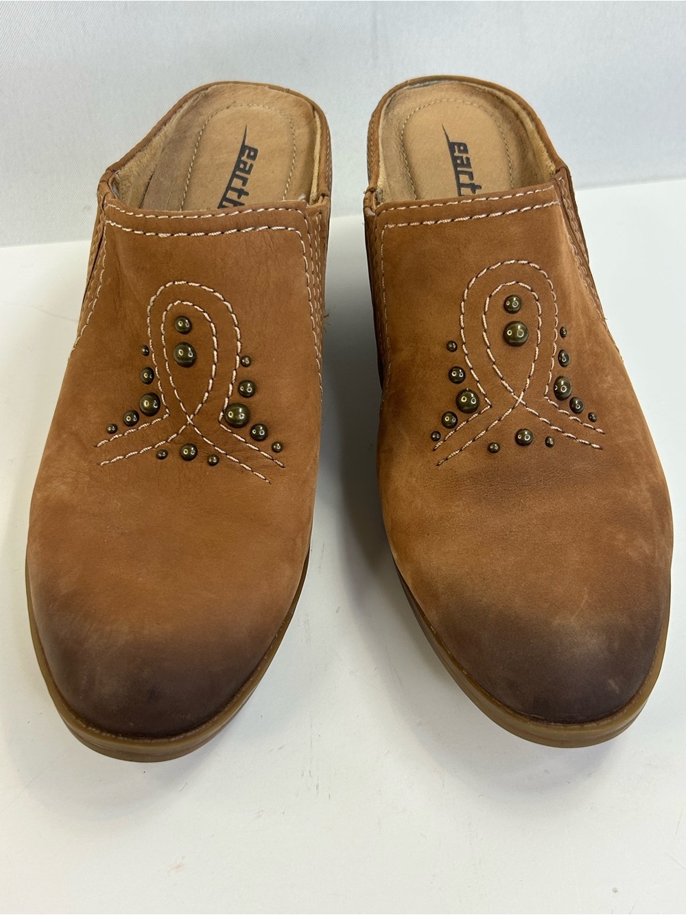 Earth Mendon Nubuck Western Mules Slip On brown Size 6 studded